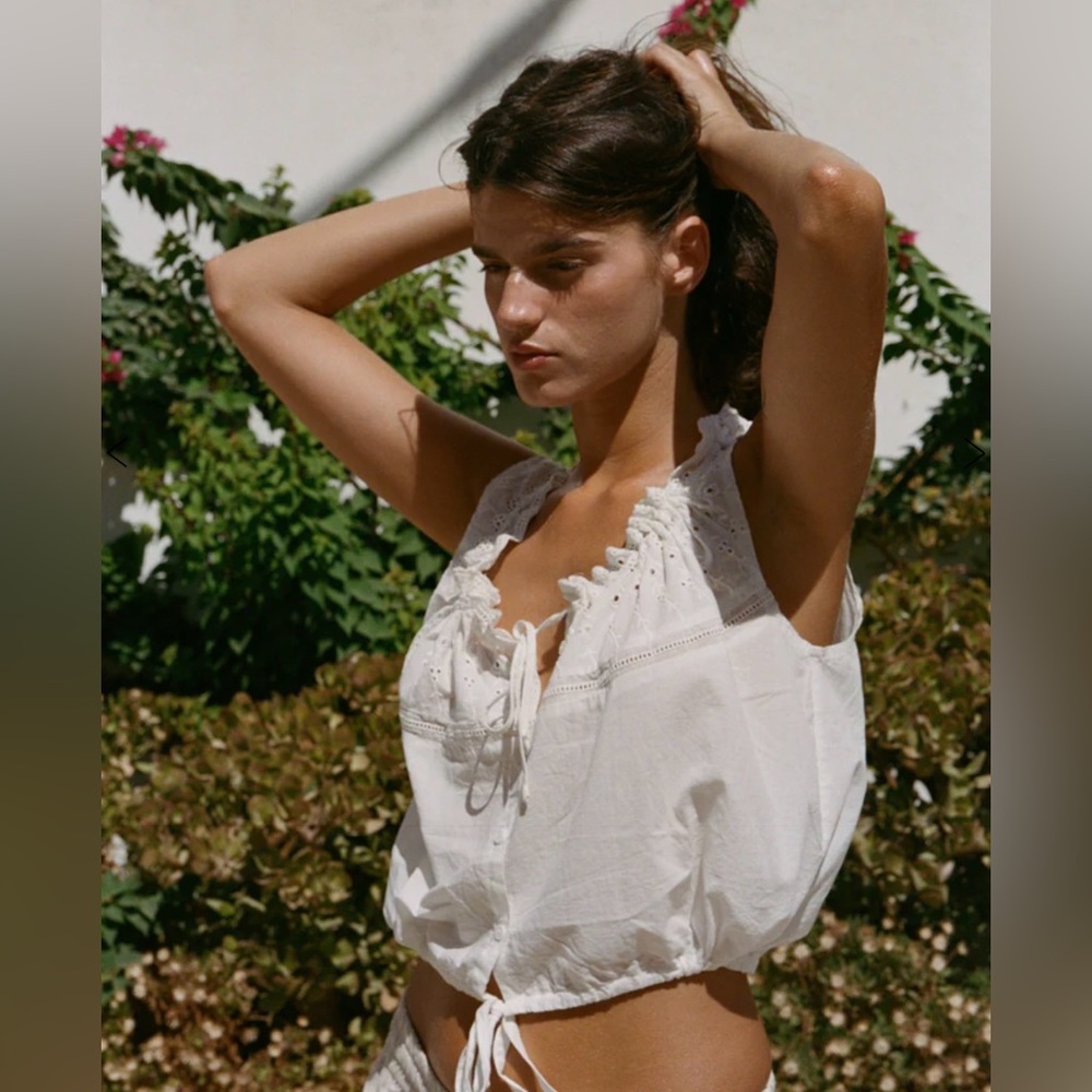 With Jean Simos White Sleeveless Lace-Trim Crop Top - Picture 6 of 8